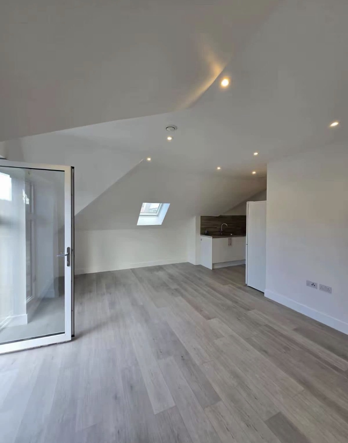 Vista 2 de ÁTICO LOFT REFORMADO SIN AMUEBLAR